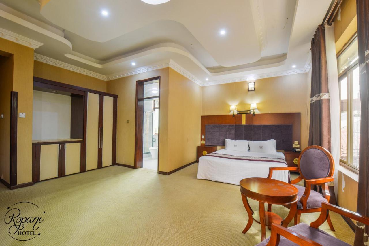 Ropani Hotel Kitende Εξωτερικό φωτογραφία
