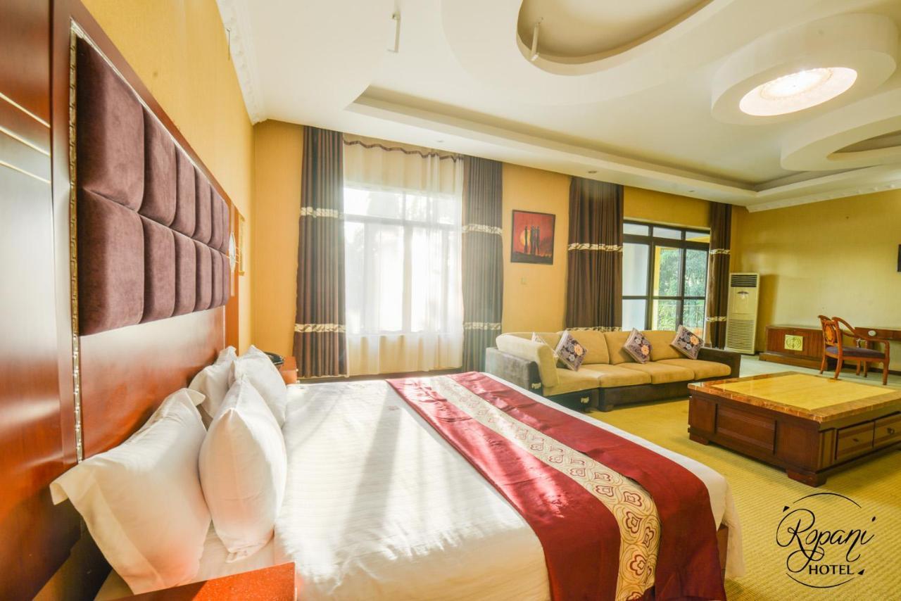 Ropani Hotel Kitende Εξωτερικό φωτογραφία