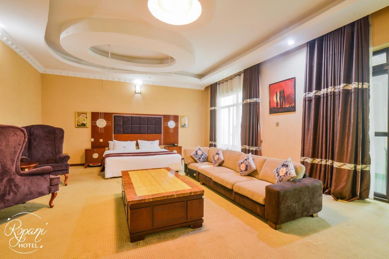 Ropani Hotel Kitende Εξωτερικό φωτογραφία