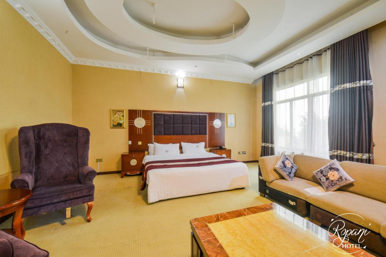 Ropani Hotel Kitende Εξωτερικό φωτογραφία