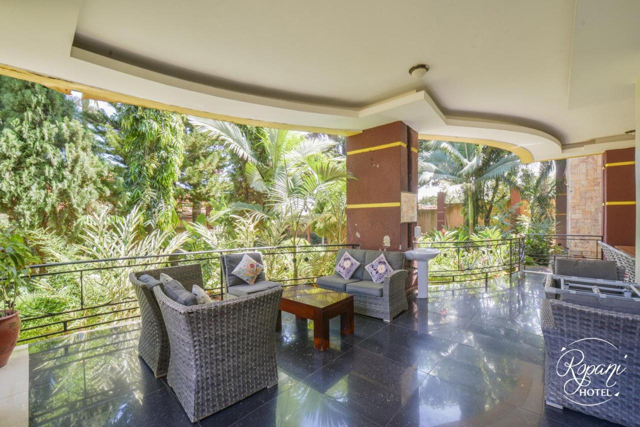 Ropani Hotel Kitende Εξωτερικό φωτογραφία